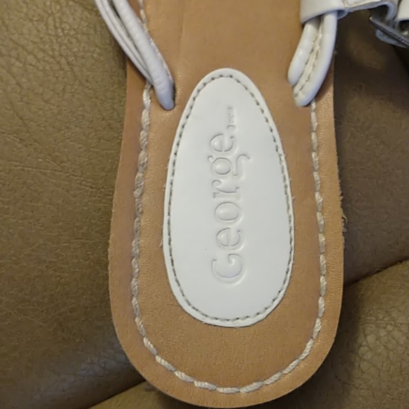 🇨🇦 George Flat Sandals - Picture 2 of 2